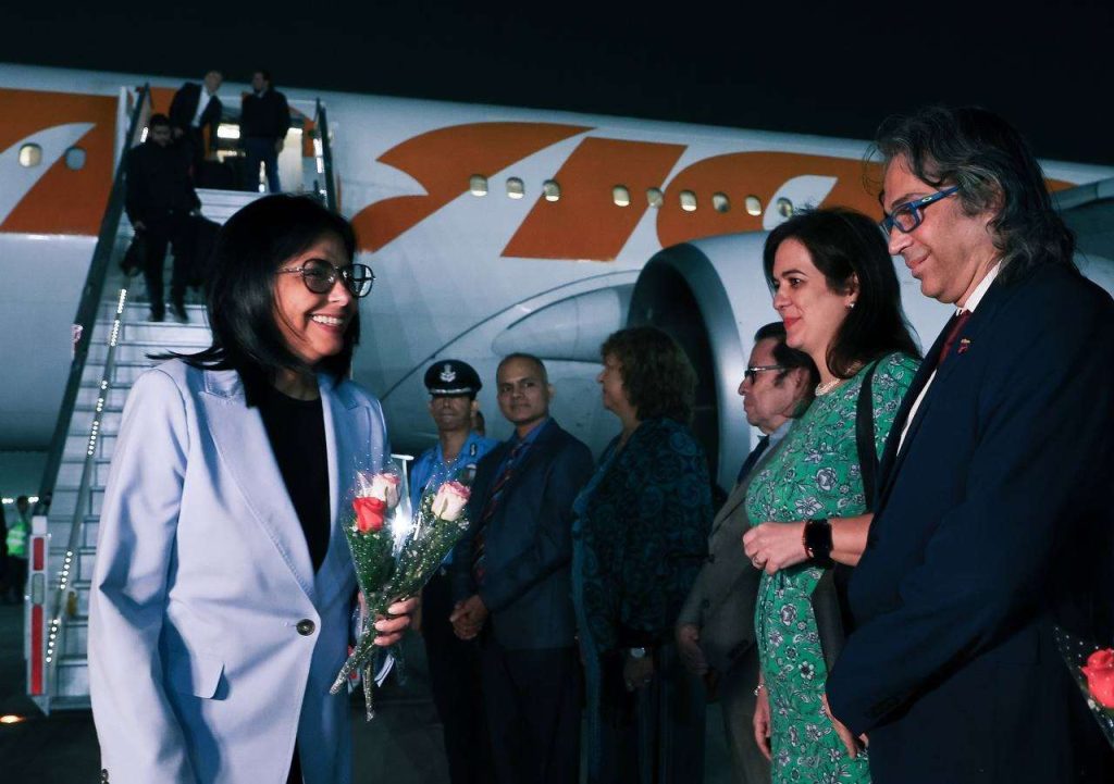 Vice President Rodríguez arrived in India to strengthen binational cooperation