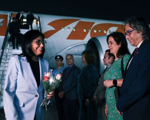 Vice President Rodríguez arrived in India to strengthen binational cooperation