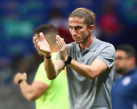 Victory for Filipe Luis in his debut as a coach in the Brazilian League