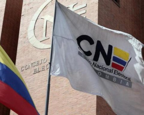 What is the CNE and why does it work in Colombia?