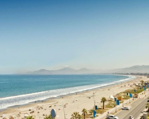 What is the most beautiful beach in all of Chile, according to Artificial Intelligence