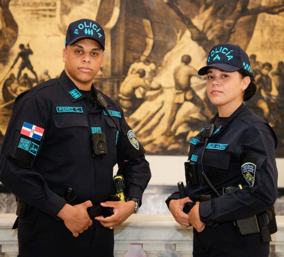 Con nuevos uniformes policiales y tecnología de punta, pero el mismo comportamiento y ciudadanos