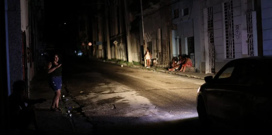 Una noche de apagón total en La Habana