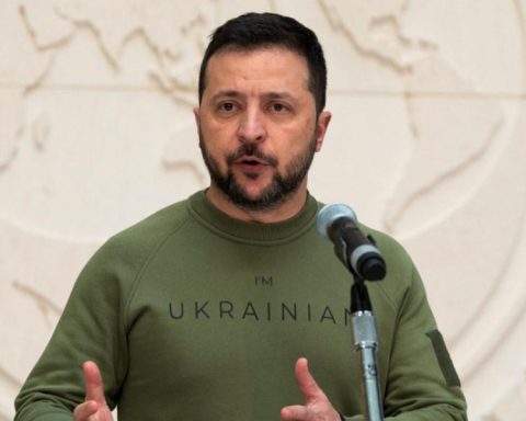 Zelensky reiterates that he is not negotiating entry into NATO in exchange for giving up the occupied territories