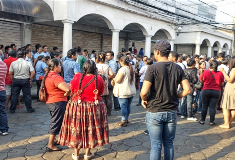 "Without diesel there is no work": Transporters block National Tax offices in Santa Cruz