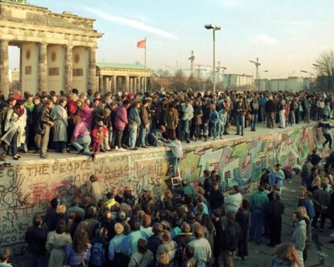 Hace 35 años cayó el muro de Berlín