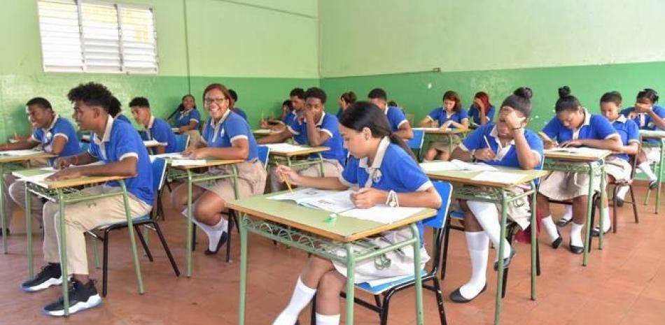 El 52% de estudiantes se quema en tercera convocatoria Pruebas Nacionales