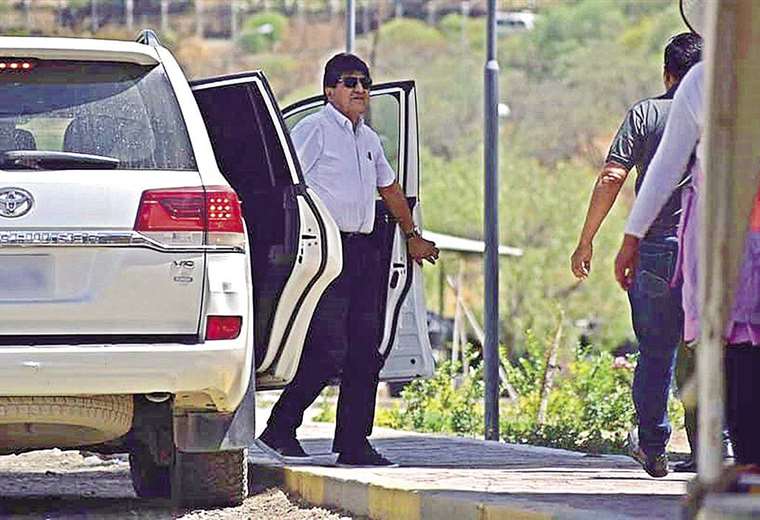 A Venezuelan soldier is the supplier of vehicles and planes to Evo Morales