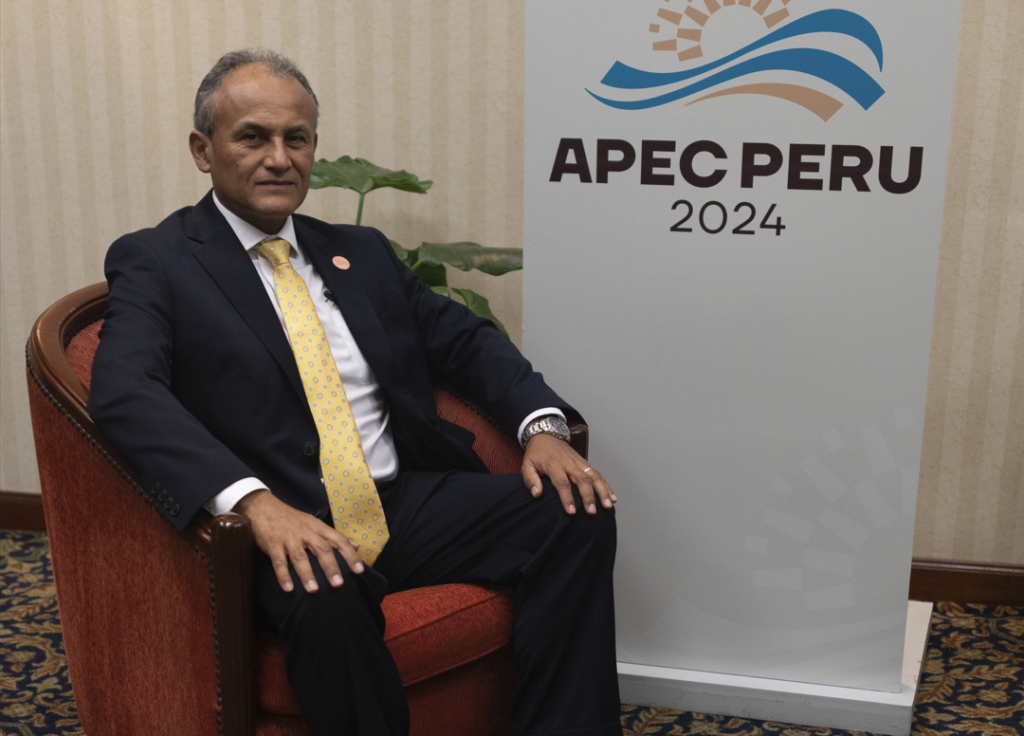 APEC RENATO REYES