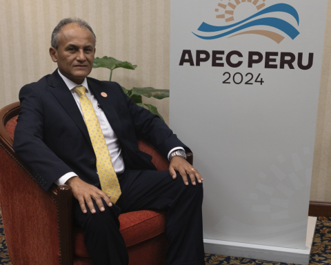 APEC RENATO REYES