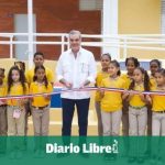 Abinader heads the inauguration of a school in Navarrete