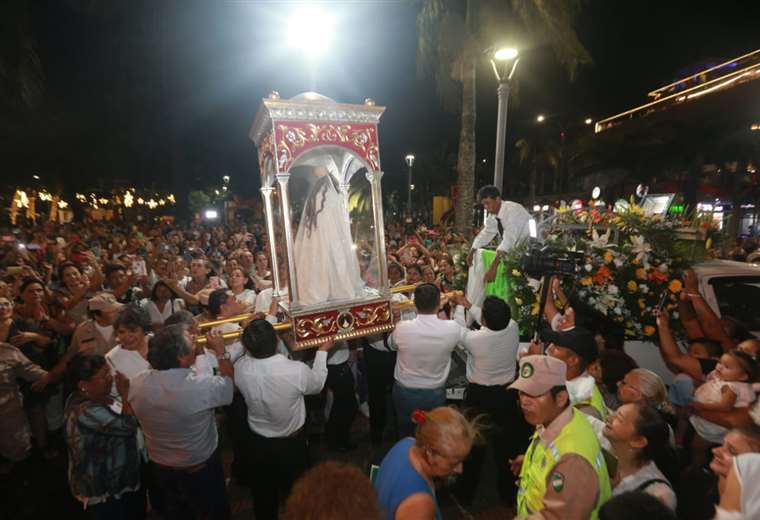 After starting the novena in Santa Cruz, faithful said goodbye to the 'Mamita' of Cotoca