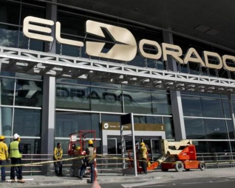 Airport alert: 4 El Dorado guards arrested in Bogotá for cocaine trafficking