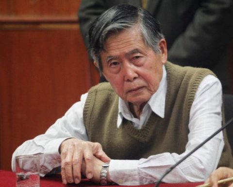 Alberto Fujimori: Constitution Commission approves restoring his signature to the 1993 Constitution