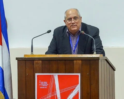 Alpidio Alonso en la clausura del X Congreso de la UNEAC