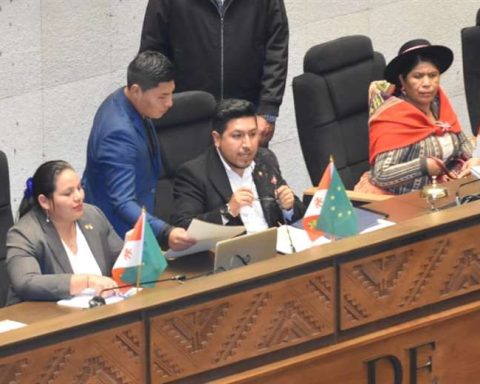 Arcismo resigned committees in favor of its allies to achieve a majority in sessions