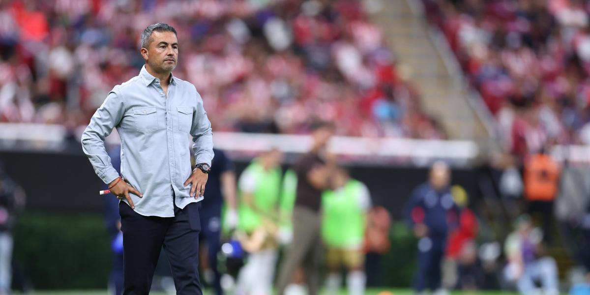 Arturo Ortega, Gago's replacement, fired