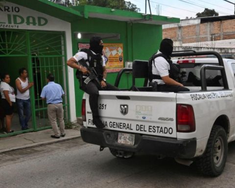 Authorities find 11 bodies in a truck in Chilpancingo