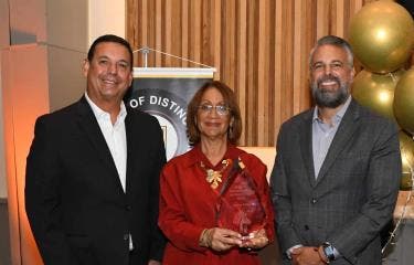 Empresa Avelino Abreu recibe premio