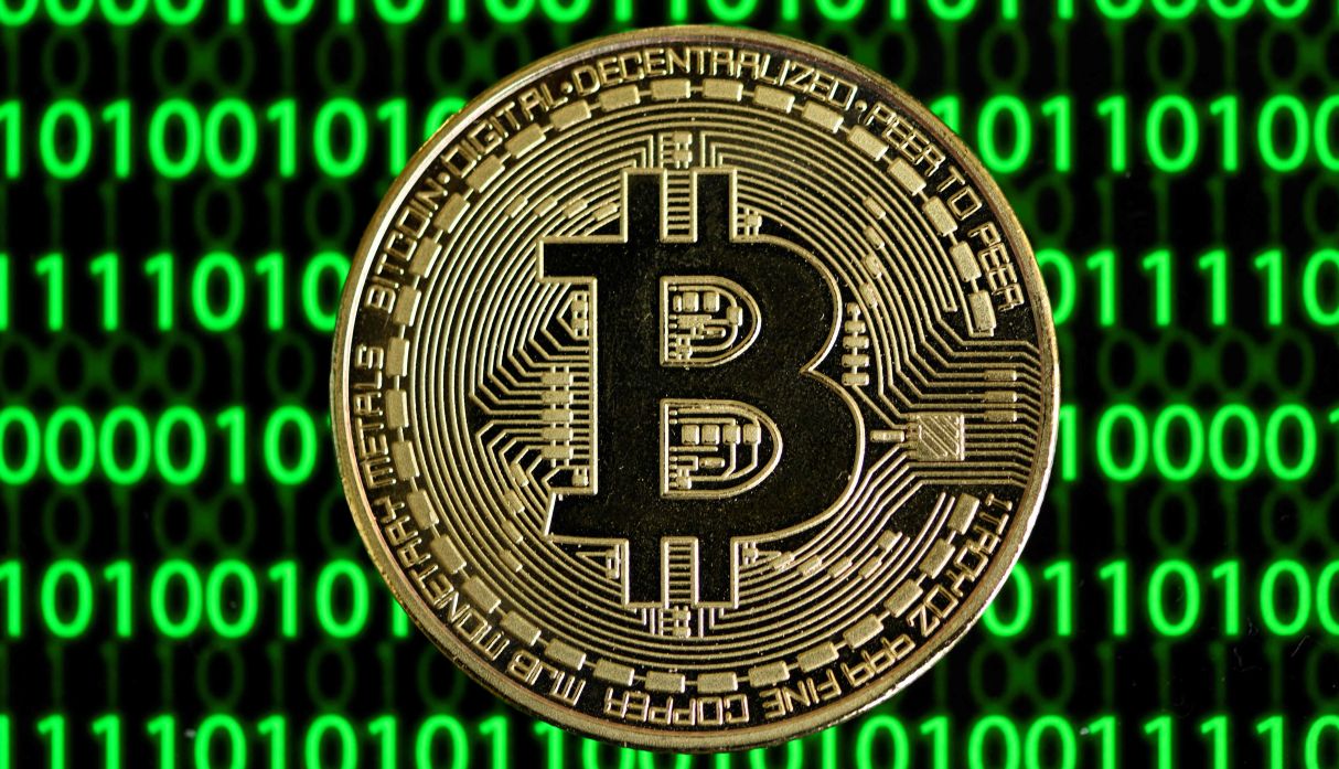 Bitcoin hits record high and reaches US$80,000