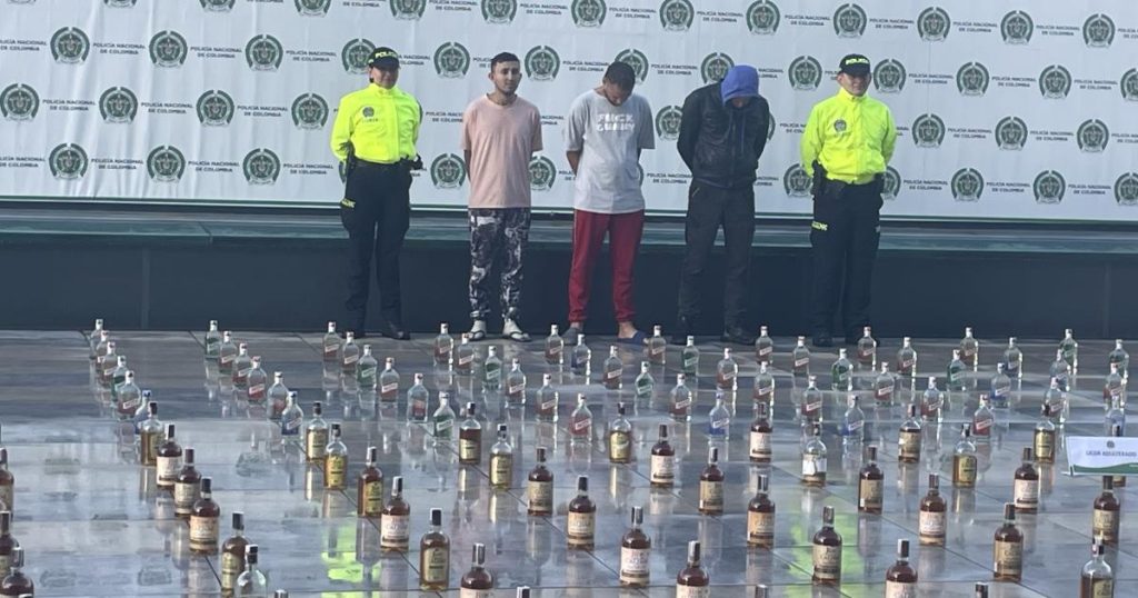 Blow to the adulterated liquor trade: authorities seized almost 500 bottles in the south of Bogotá