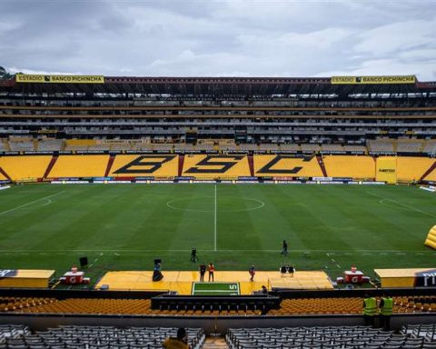 Bolivia will train at the Monumental stadium in Guayaquil before facing Ecuador