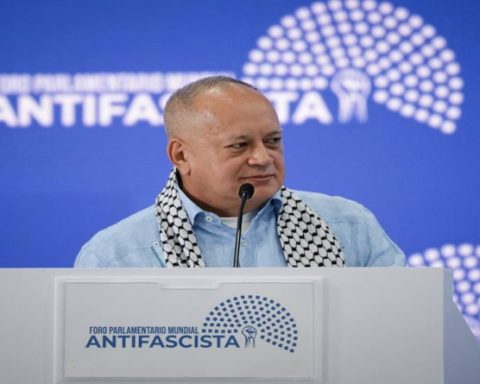 Cabello: El fascismo va contra los pueblos libres que no se rinden al imperialismo