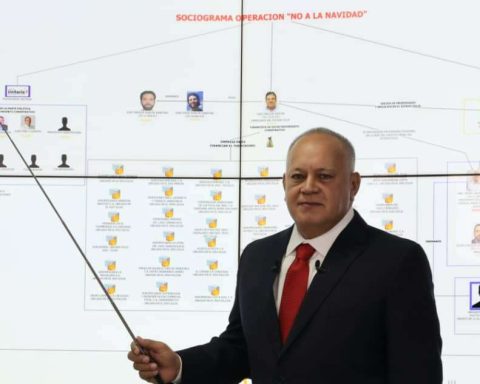 Cabello: new conspiracy links 100 businessmen