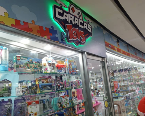 Caracas toy stores prepare with a variety of prices for the Christmas season