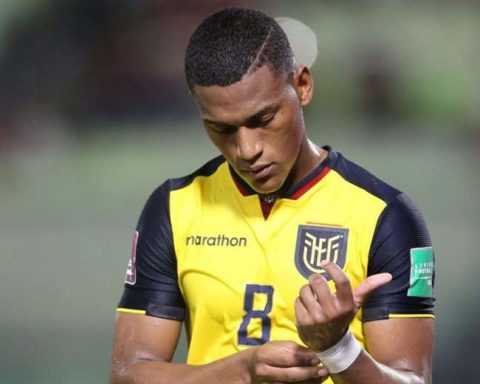 Carlos Gruezo will replace Moisés Caicedo in Ecuador's midfield