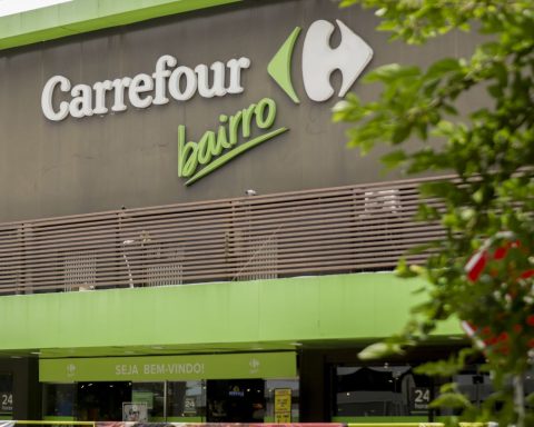 Carrefour apologizes and meatpacking company ends boycott of the group