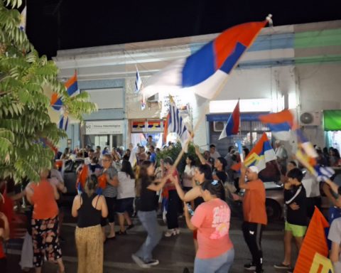 Celebrations in Palmira before the torrential rain, and the value of democracy