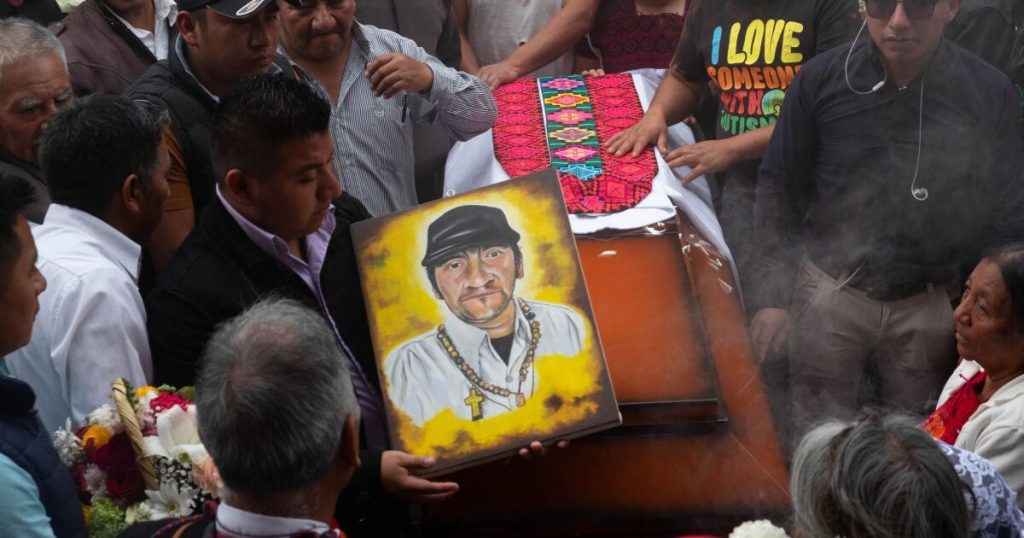 Church demands "lasting peace" to the government; Catholics march in Chiapas