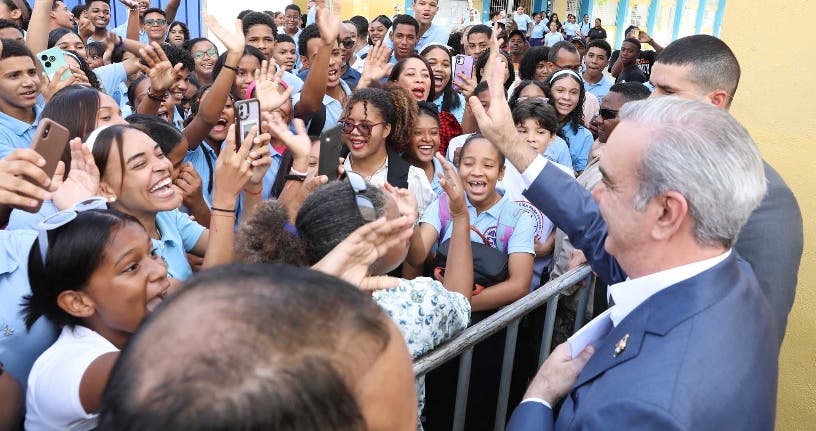 Comunidad recibe primera etapa de la escuela Pané, abren Cedi-Mujer