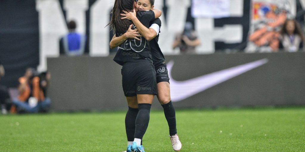 Corinthians takes advantage in the Women's Paulistão final
