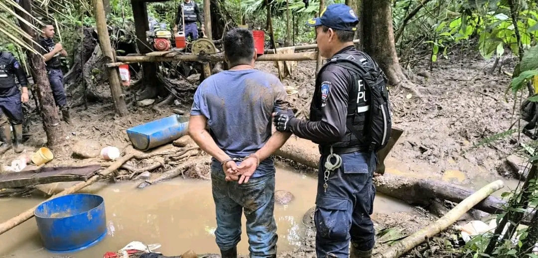 Costa Rican authorities arrest and prepare deportation of 19 Nicaraguans captured in illegal mining activity