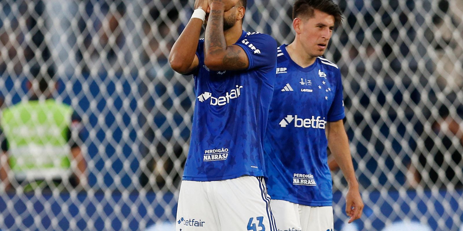 Cruzeiro is runner-up in South America after beating Racing 3-1