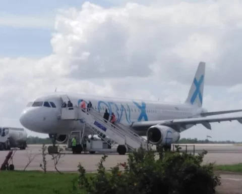 Aeronave en la que fueron devueltos los 34 migrantes cubanos a la Isla