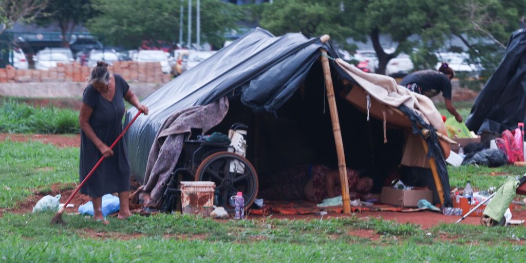 Dead: "longing is worse than poverty"says homeless elderly woman