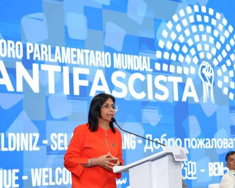 Delcy Rodríguez: Behind the blockade of countries there is a policy to seize their resources