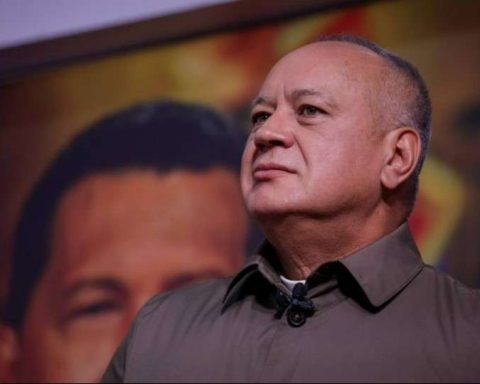 Diosdado Cabello: The Revolution takes care of the children of Venezuela