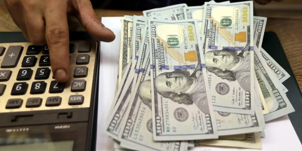 Dollar falls to R$ 5.78 on a day of market relief