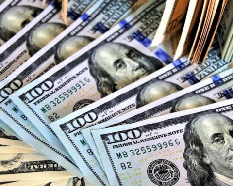 Dollar: how much the month of October closed at