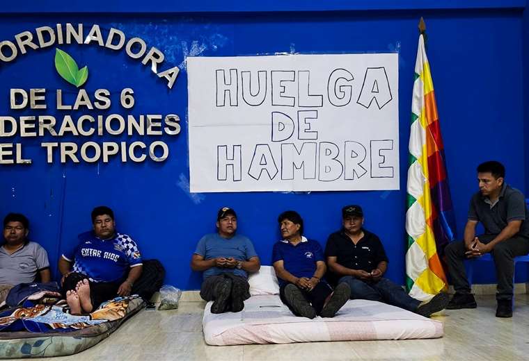 Evo Morales and five of his followers began the hunger strike in Cochabamba