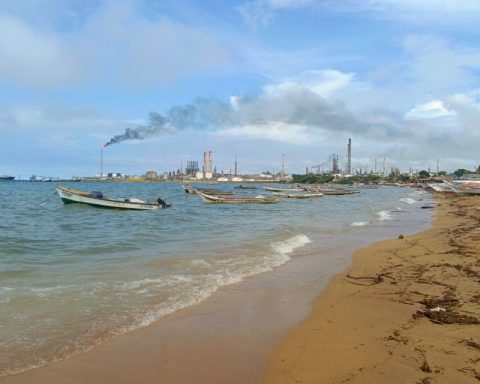 pescadores Falcón contaminación