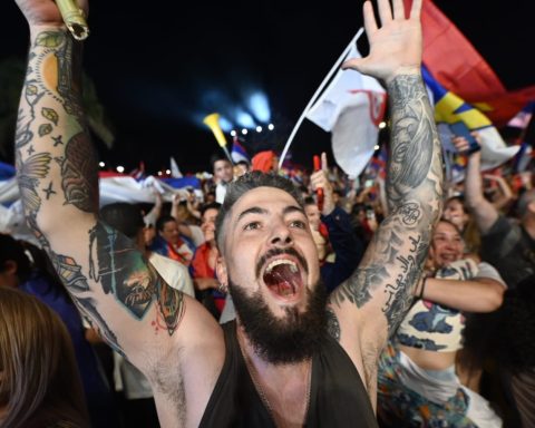 Fernando Pereira celebrates the victory of the Frente Amplio and highlights unity as the axis of the future government