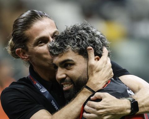 Filipe Luis wins his first title as head of Flamengo