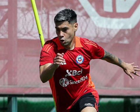 Gareca recruits forward Mora to the MLS to end the goal drought in Chile