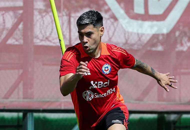 Gareca recruits forward Mora to the MLS to end the goal drought in Chile