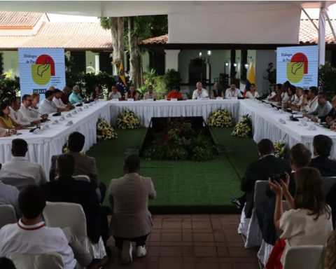 Government of Colombia and the ELN will meet again in January to discuss the "ceasefire"